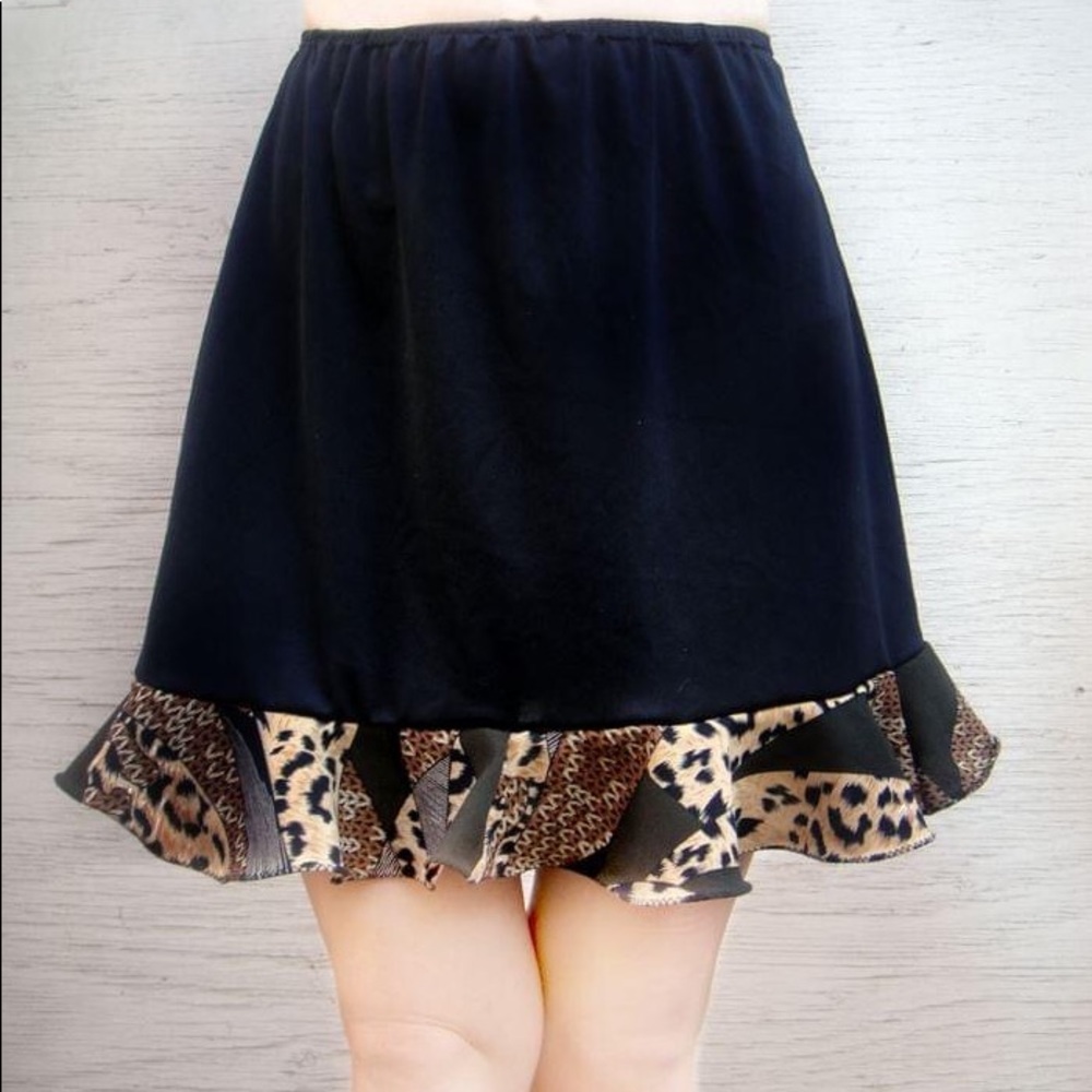Black Mini Skirt with Brown Multicolor Ruffle. New